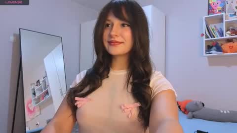 Lisa online show from 10/18/25, 03:02