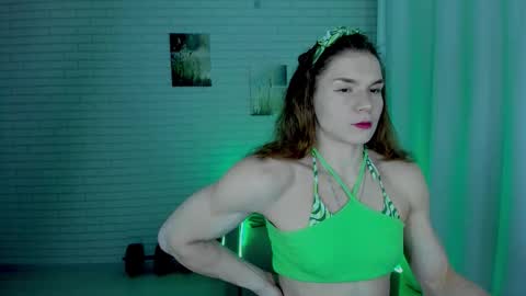 Snapshot of lisa_ree_ chatting on 12/04/25, 09:45 lisa online show from 12/04/25, 09:45