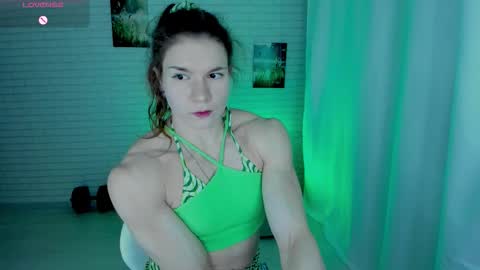 Snapshot of lisa_ree_ chatting on 02/16/26, 01:13 lisa online show from 02/16/26, 01:13
