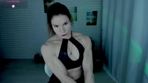Snapshot of lisa_ree_ chatting on 03/10/26, 09:53 lisa online show from 03/10/26, 09:53