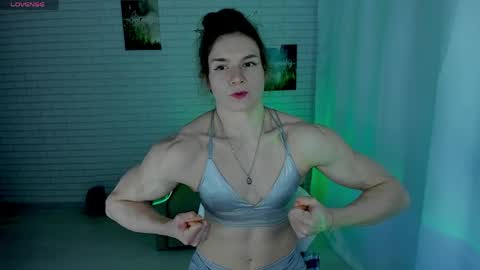 Snapshot of lisa_ree_ chatting on 05/08/26, 02:50 lisa online show from 05/08/26, 02:50