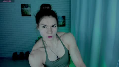 Snapshot of lisa_ree_ chatting on 06/03/26, 10:48 lisa online show from 06/03/26, 10:48
