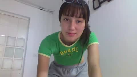 Snapshot of lisa_roberths chatting on 01/15/25, 06:51 Lisa Roberths online show from 01/15/25, 06:51