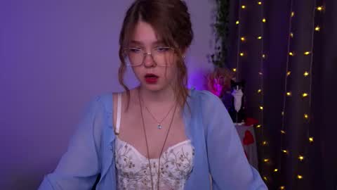  Lisa  online show from 11/29/25, 10:57