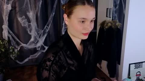 Snapshot of lisa_schiele chatting on 10/30/25, 08:42 Elisabeth or Lisa online show from 10/30/25, 08:42