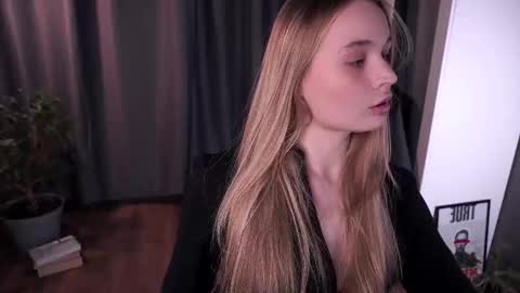 Snapshot of lisa_schiele chatting on 11/02/25, 08:44 Elisabeth or Lisa online show from 11/02/25, 08:44