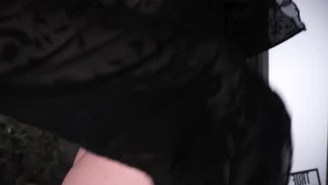 Snapshot of lisa_schiele chatting on 11/16/25, 08:36 Elisabeth or Lisa online show from 11/16/25, 08:36