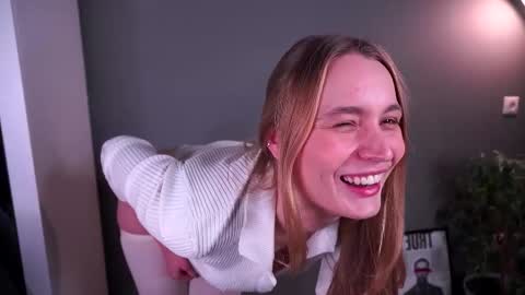 Snapshot of lisa_schiele chatting on 11/29/25, 08:34 Elisabeth or Lisa online show from 11/29/25, 08:34