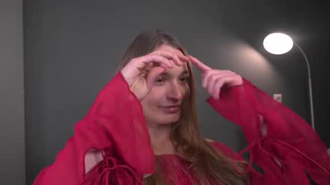 Elisabeth or Lisa online show from 12/16/25, 08:25