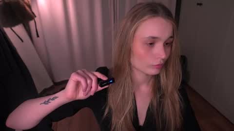 Elisabeth or Lisa online show from 03/17/26, 08:23