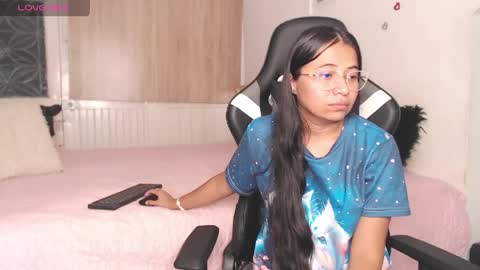 Snapshot of lisa_sexxy chatting on 04/07/26, 04:02 faisury online show from 04/07/26, 04:02