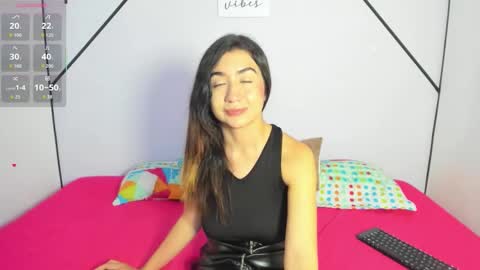 lisa white  online show from 11/26/25, 01:01