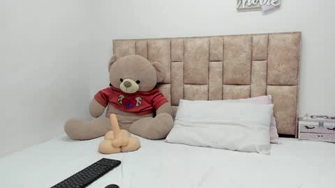 Snapshot of lisa_will chatting on 12/17/24, 09:38 lisa will online show from 12/17/24, 09:38