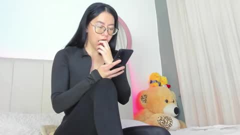 Snapshot of lisaa_a chatting on 12/04/24, 01:25 Lisa online show from 12/04/24, 01:25