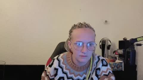 Snapshot of lisaathomass chatting on 04/16/26, 03:40 Lisa and Thomas online show from 04/16/26, 03:40