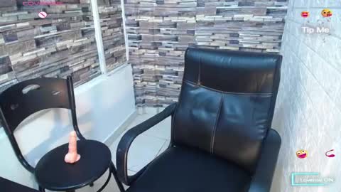 Snapshot of lisaatits chatting on 05/19/26, 02:34 liss online show from 05/19/26, 02:34
