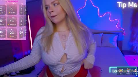 Lisa online show from 11/17/25, 08:09