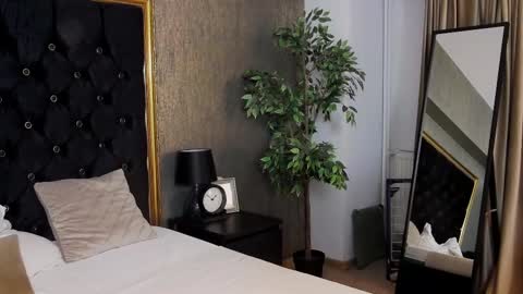 lisacroft online show from 03/09/25, 07:59