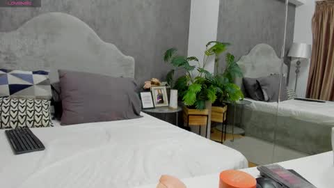 lisacroft online show from 02/09/26, 06:28