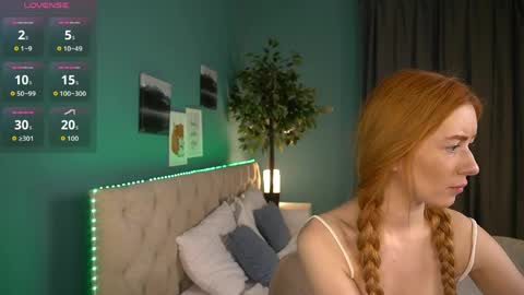 Snapshot of lisafoxy_ chatting on 06/06/26, 12:38 Lisa online show from 06/06/26, 12:38
