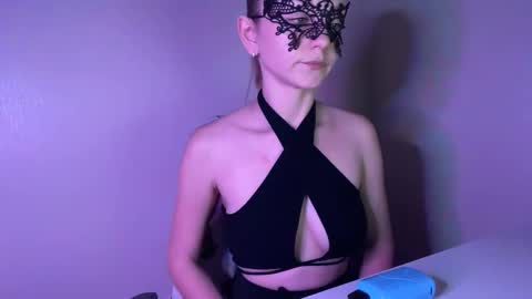 Lisa online show from 09/13/25, 04:40