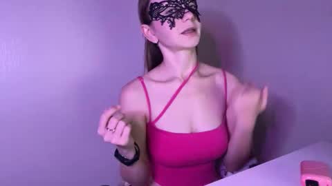 Lisa online show from 09/18/25, 11:34