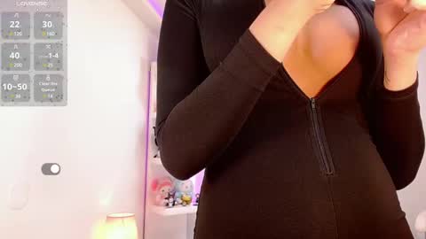 Snapshot of lisahadidd chatting on 02/14/25, 05:51 lisahadidd online show from 02/14/25, 05:51