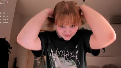 -Lisa- Help me to reach 100 thumbs up3 online show from 12/08/24, 04:39