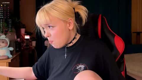 -Lisa- Help me to reach 100 thumbs up3 online show from 10/09/25, 02:48