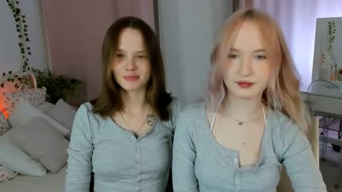 Lisa blonde  Alisa brunette online show from 04/25/26, 09:23