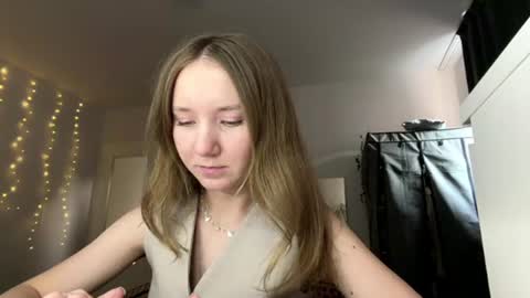 Snapshot of lisasmall chatting on 07/10/26, 06:21 lisasmall online show from 07/10/26, 06:21