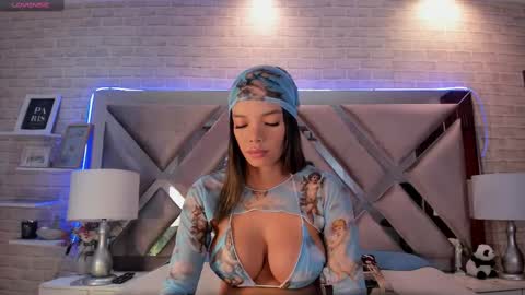 lisawalker_ online show from 10/08/25, 03:31