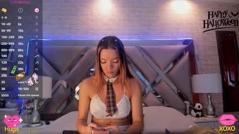 lisawalker_ online show from 10/30/25, 03:35