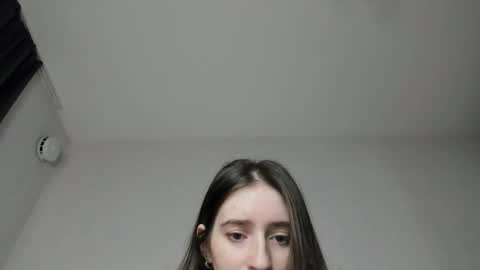 Snapshot of lisawoo chatting on 01/04/25, 11:59 Lisa online show from 01/04/25, 11:59