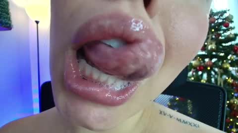 Lisbet online show from 12/27/24, 06:42