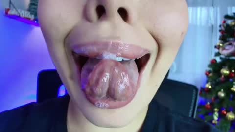 Lisbet online show from 12/30/24, 10:34