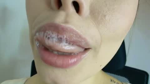 Lisbet online show from 10/20/25, 10:32