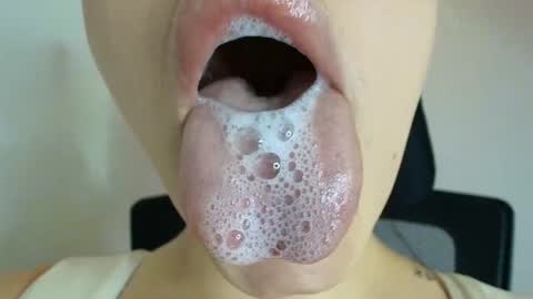 Lisbet online show from 10/28/25, 09:28