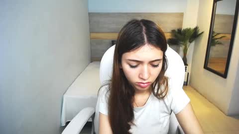 Liseth Fox online show from 12/16/24, 12:49