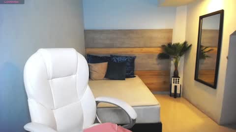 Liseth Fox online show from 01/04/25, 01:42