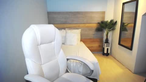 Liseth Fox online show from 02/04/25, 01:13