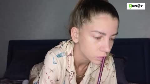 Kris Maks online show from 09/16/25, 03:51