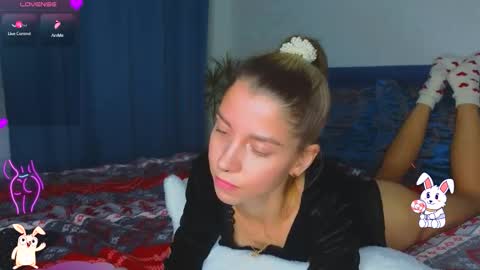 Snapshot of lisi4ka_basik33 chatting on 02/25/26, 05:55 Kris Maks online show from 02/25/26, 05:55