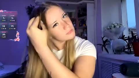 Snapshot of lisi_kiss_ chatting on 06/28/26, 06:03 Aurora online show from 06/28/26, 06:03