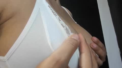 Snapshot of lisla21 chatting on 02/19/26, 12:39 Andrea and Charlotte online show from 02/19/26, 12:39