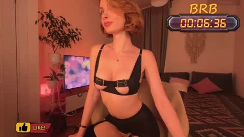 Snapshot of liss_n_gloss chatting on 06/24/26, 02:05 Lisa online show from 06/24/26, 02:05