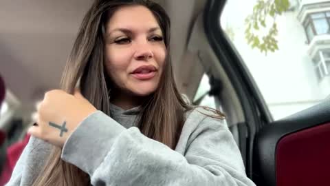 Lissa online show from 11/05/25, 10:04