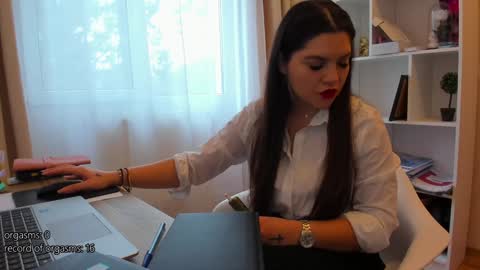 Lissa online show from 02/11/26, 10:42