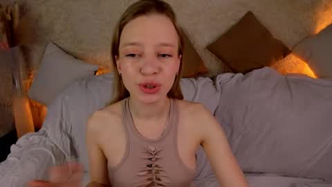 Lissa online show from 12/03/25, 07:49