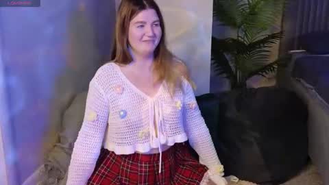 Snapshot of lissaalllen chatting on 10/15/25, 01:28 Lissa online show from 10/15/25, 01:28